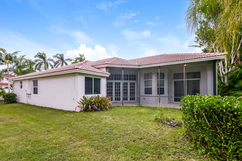 4,185/Mo, 2560 Jardin Mnr Weston, FL 33327 Rear View