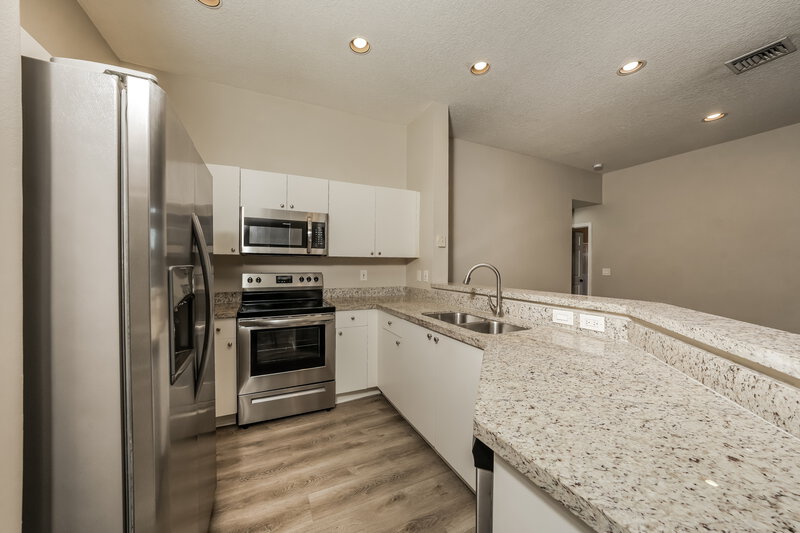 3,895/Mo, 966 Bluewood Ter Weston, FL 33327 Kitchen View