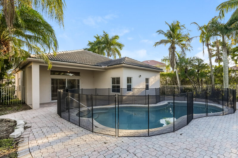 3,895/Mo, 966 Bluewood Ter Weston, FL 33327 Rear View 2