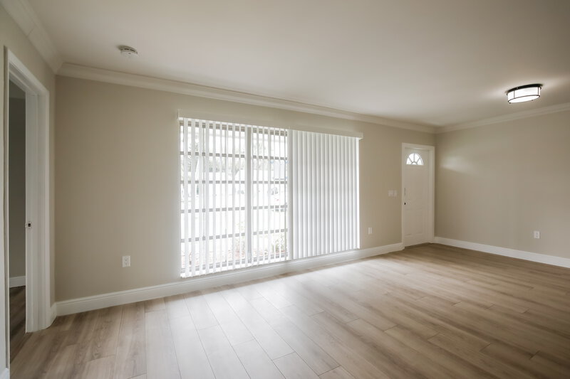 3,385/Mo, 5560 SW 5TH TER ,#1 Coral Gables, FL 33134 Living Room View