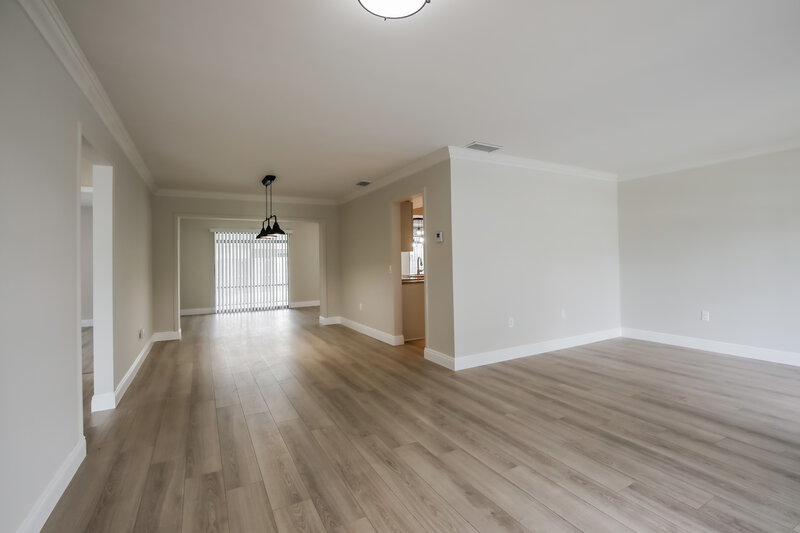 3,385/Mo, 5560 SW 5TH TER ,#1 Coral Gables, FL 33134 Family Room View