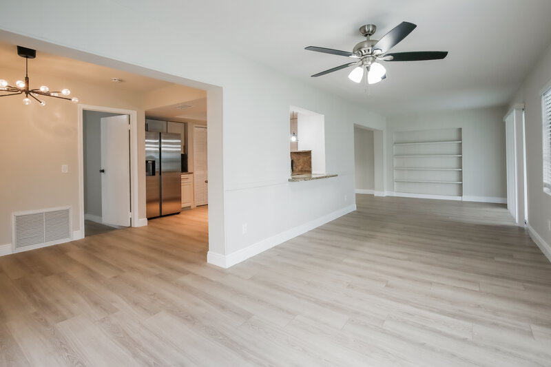 3,385/Mo, 5560 SW 5TH TER ,#1 Coral Gables, FL 33134 Family Room View 3