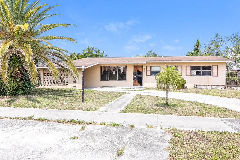 3,150/Mo, 5301 Nw 181 Terr Miami Gardens, FL 33055 External View