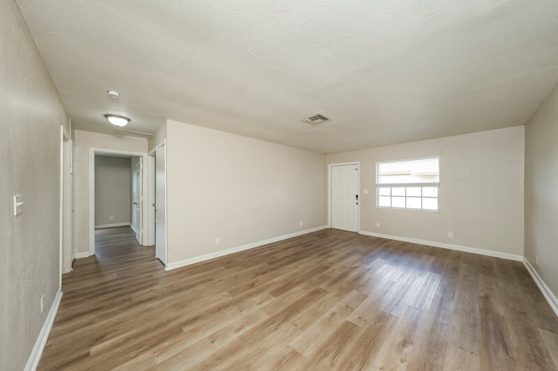 1,565/Mo, 4011 WINDSOR AVE, Unit B- WEST West Palm Beach, FL 33407 Living Room View 4