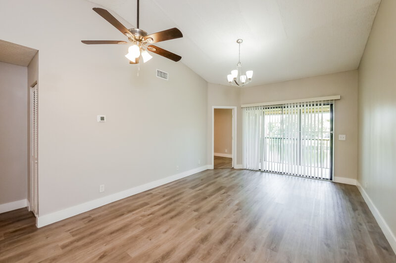 1,810/Mo, 2531 Nw 56Th Ave 110 Lauderhill, FL 33313 Misc View 2