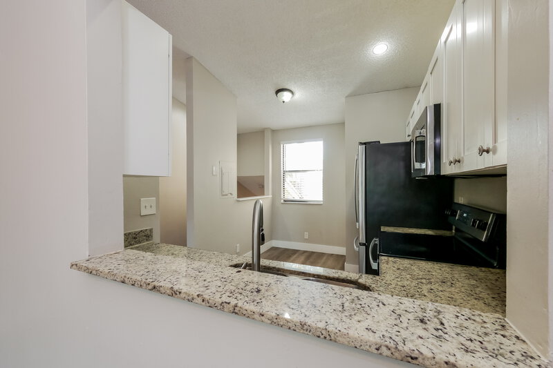 1,810/Mo, 2531 Nw 56Th Ave 110 Lauderhill, FL 33313 Misc View 4