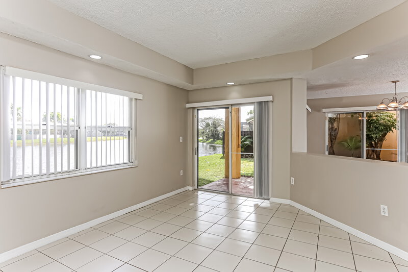 3,820/Mo, 4361 SW 153rd Ct Miami, FL 33185 Family Room View