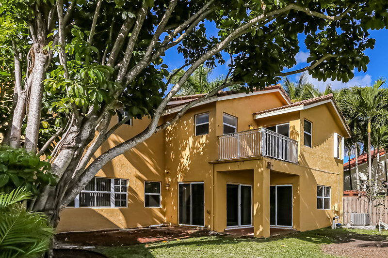 3,820/Mo, 4361 SW 153rd Ct Miami, FL 33185 Rear View