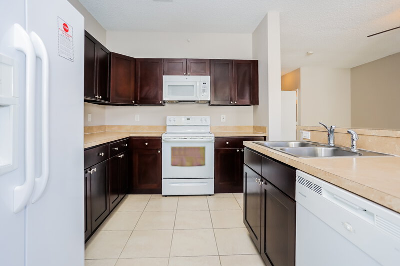 5,790/Mo, 1213 NW 159th Ln Pembroke Pines, FL 33028 Kitchen View