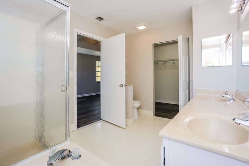 5,790/Mo, 1213 NW 159th Ln Pembroke Pines, FL 33028 Main Bathroom View