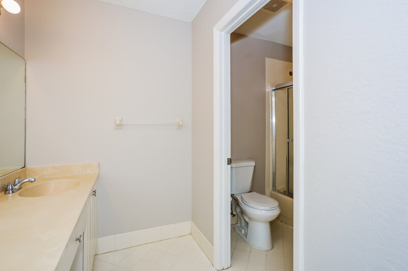 5,790/Mo, 1213 NW 159th Ln Pembroke Pines, FL 33028 Bathroom View
