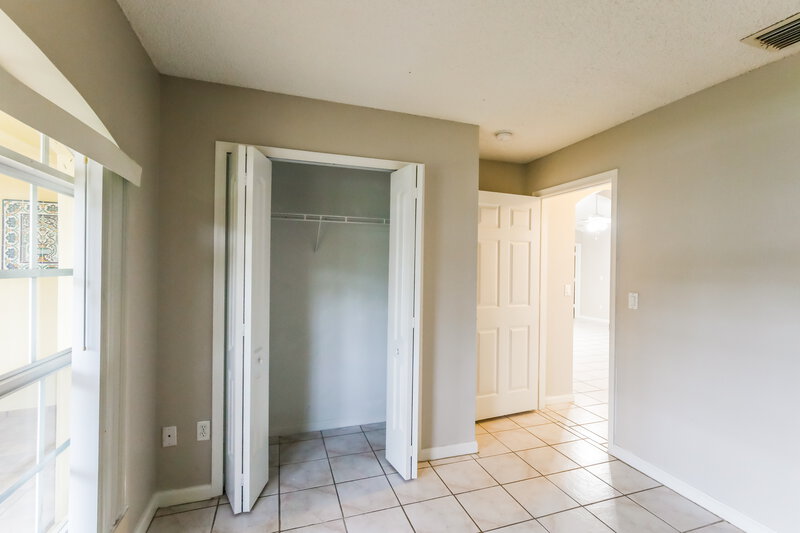 2,395/Mo, 530 SE 18th Ln Homestead, FL 33033 Bedroom View 2