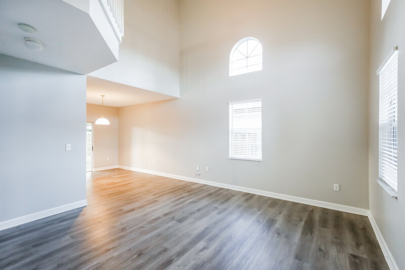 2,570/Mo, 1260 NE 42nd Ave Homestead, FL 33033 Living Room View 2