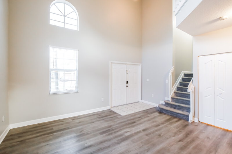 2,570/Mo, 1260 NE 42nd Ave Homestead, FL 33033 Living Room View 3