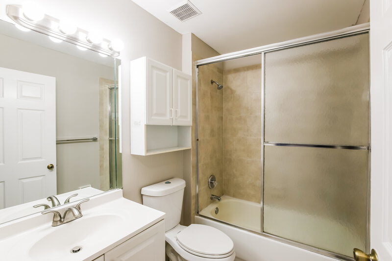 3,510/Mo, 1703 Egret Rd Homestead, FL 33035 Main Bathroom View
