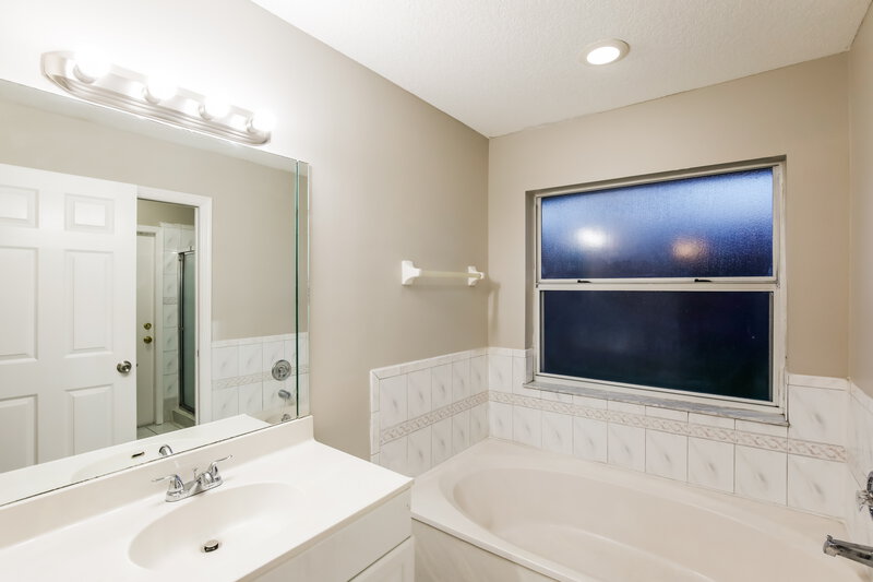 3,510/Mo, 1703 Egret Rd Homestead, FL 33035 Bathroom View