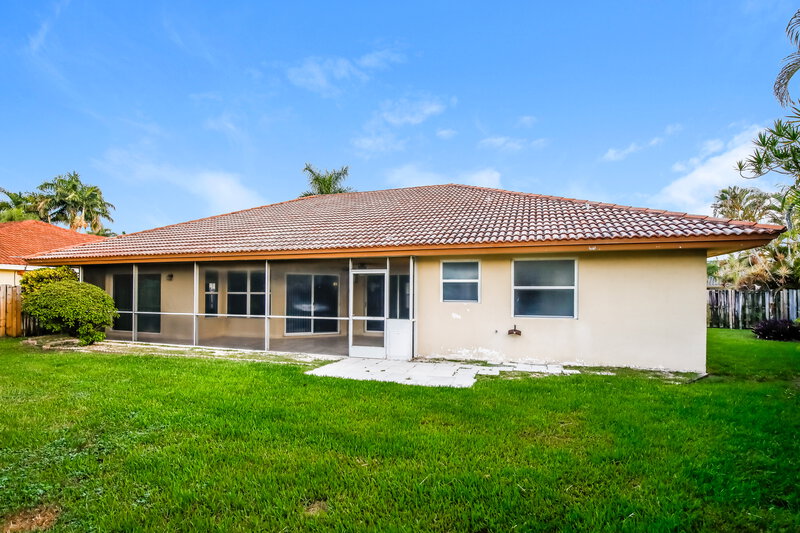 3,510/Mo, 1703 Egret Rd Homestead, FL 33035 Rear View