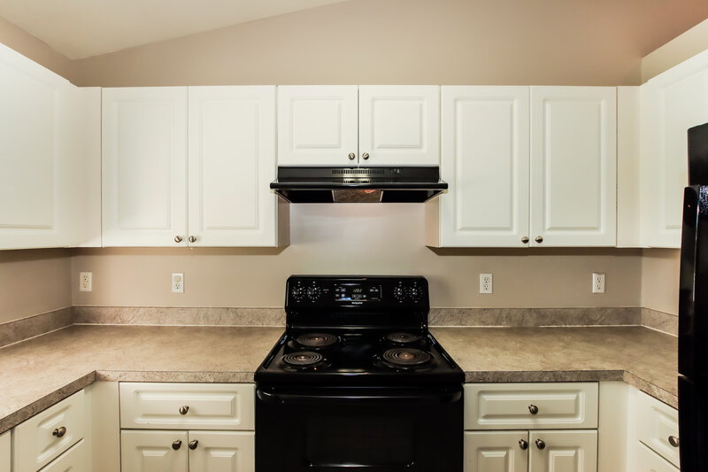 1,895/Mo, 7786 104th Ct Vero Beach, FL 32967 Kitchen View 4