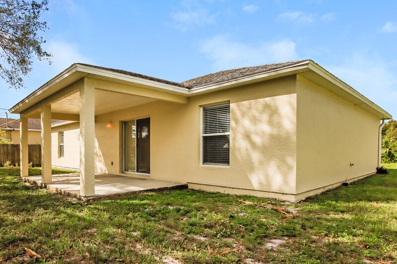 1,895/Mo, 7786 104th Ct Vero Beach, FL 32967 Rear View