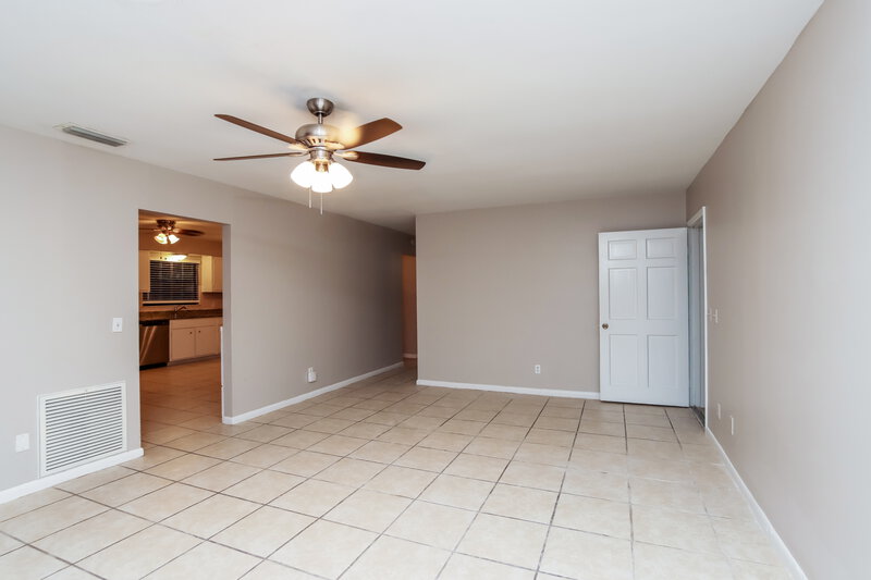 1,925/Mo, 955 34th Ave SW Vero Beach, FL 32968 Dining Room View