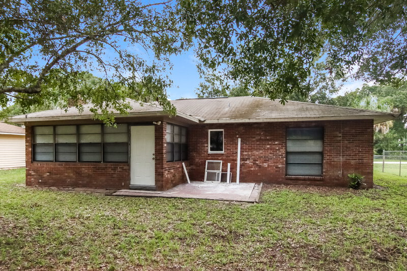 1,925/Mo, 955 34th Ave SW Vero Beach, FL 32968 Rear View