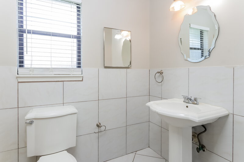 2,150/Mo, 7301 Plumosa Ln Fort Pierce, FL 34951 Main Bathroom View
