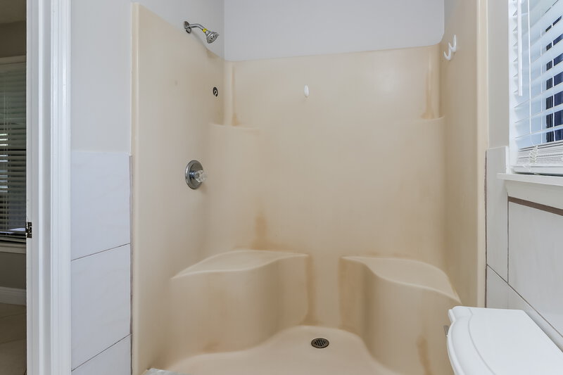 2,150/Mo, 7301 Plumosa Ln Fort Pierce, FL 34951 Bathroom View