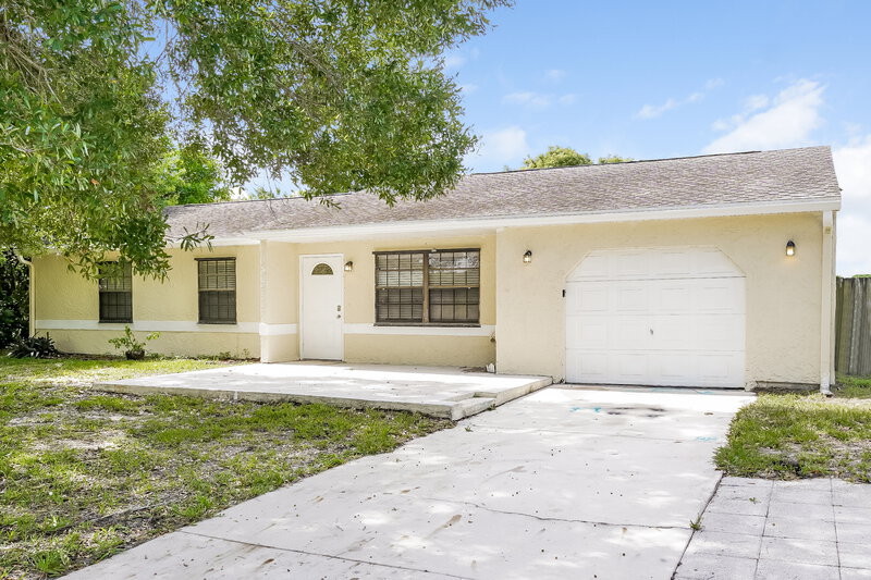 2,200/Mo, 1622 SE Collette Ct Port St Lucie, FL 34952 External View