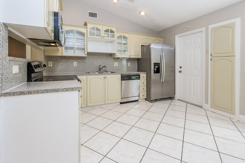 3,430/Mo, 1942 SW Erie St Port St Lucie, FL 34953 Kitchen View