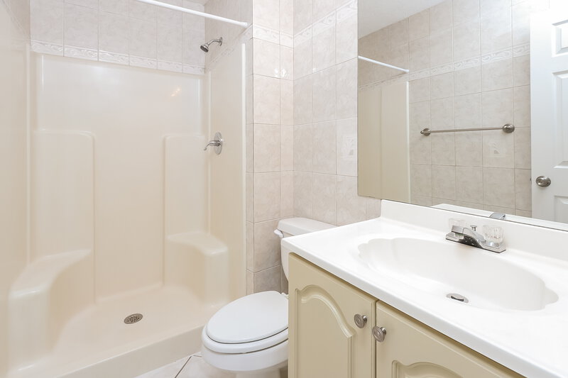 3,430/Mo, 1942 SW Erie St Port St Lucie, FL 34953 Main Bathroom View