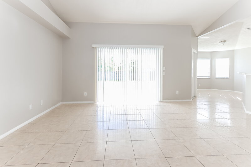 2,220/Mo, 801 SW Bayshore Blvd Port St Lucie, FL 34983 Living Room View