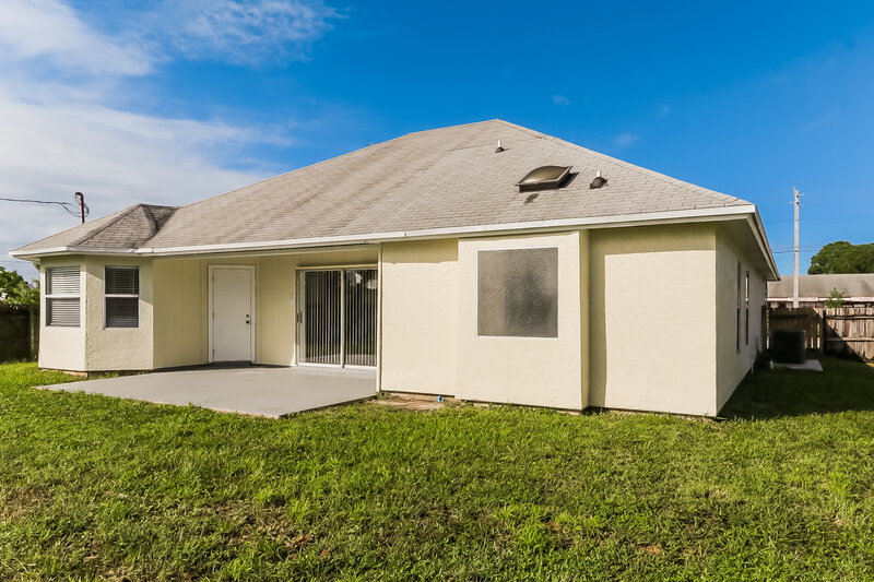 2,220/Mo, 801 SW Bayshore Blvd Port St Lucie, FL 34983 Rear View 2