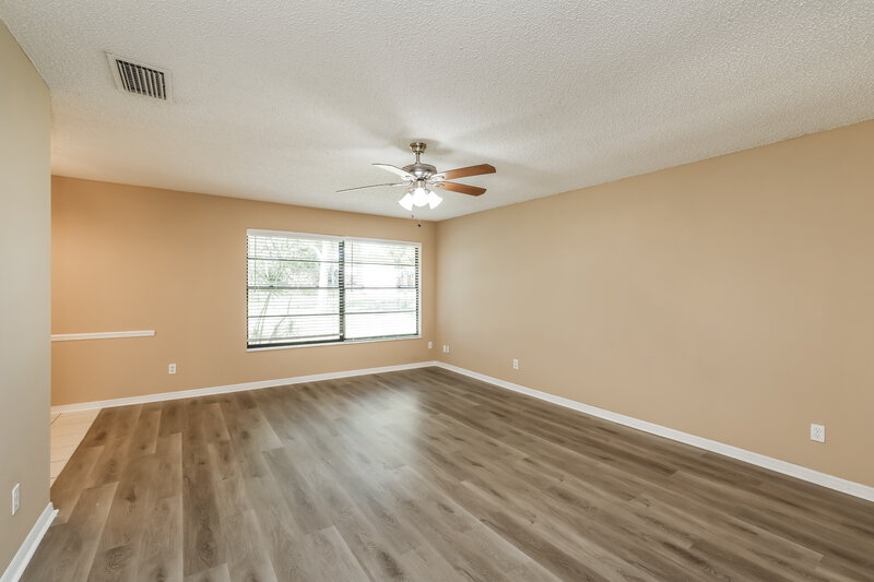 1,965/Mo, 167 NE Twylite Terrace Port St Lucie, FL 34983 Living Room View