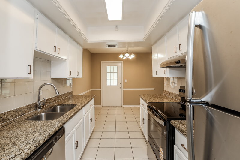 1,965/Mo, 167 NE Twylite Terrace Port St Lucie, FL 34983 Kitchen View