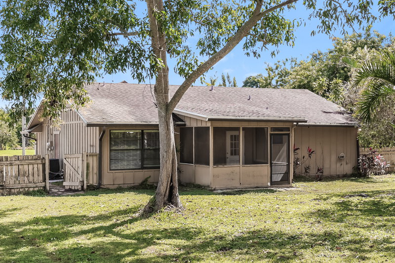 1,965/Mo, 167 NE Twylite Terrace Port St Lucie, FL 34983 Rear View 2