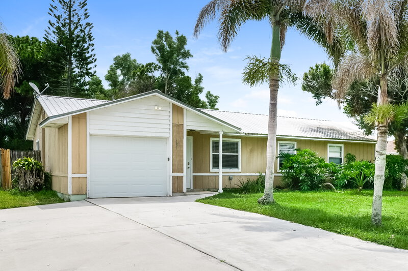 2,190/Mo, 357 NW Hibiscus St Port St Lucie, FL 34983 External View
