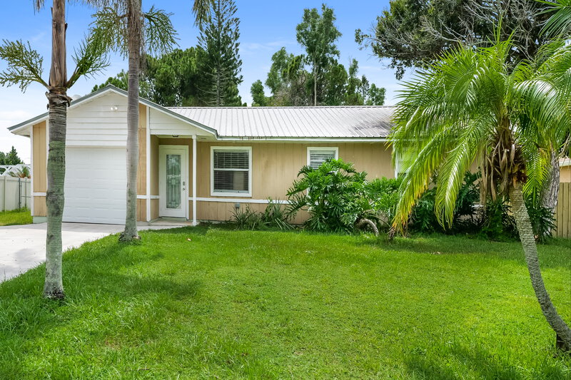 2,190/Mo, 357 NW Hibiscus St Port St Lucie, FL 34983 Front View