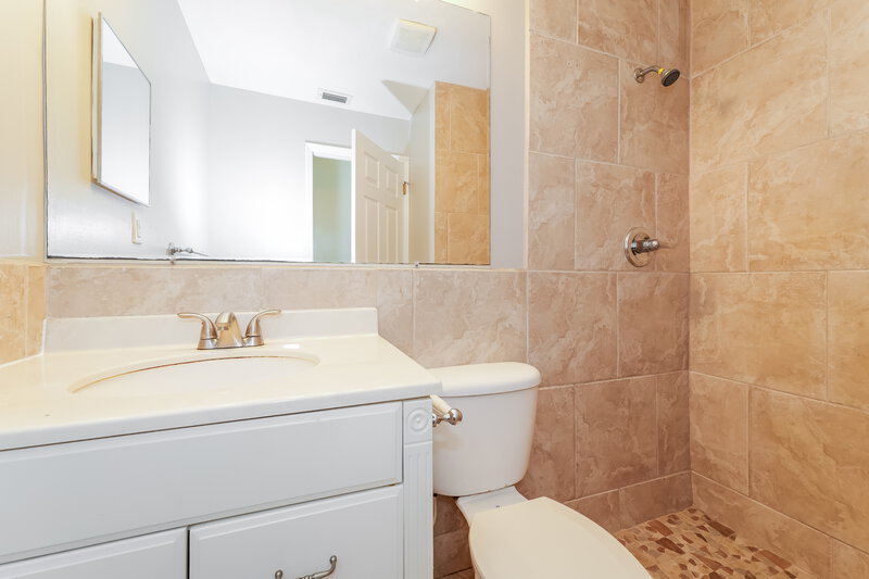 2,190/Mo, 357 NW Hibiscus St Port St Lucie, FL 34983 Bathroom View