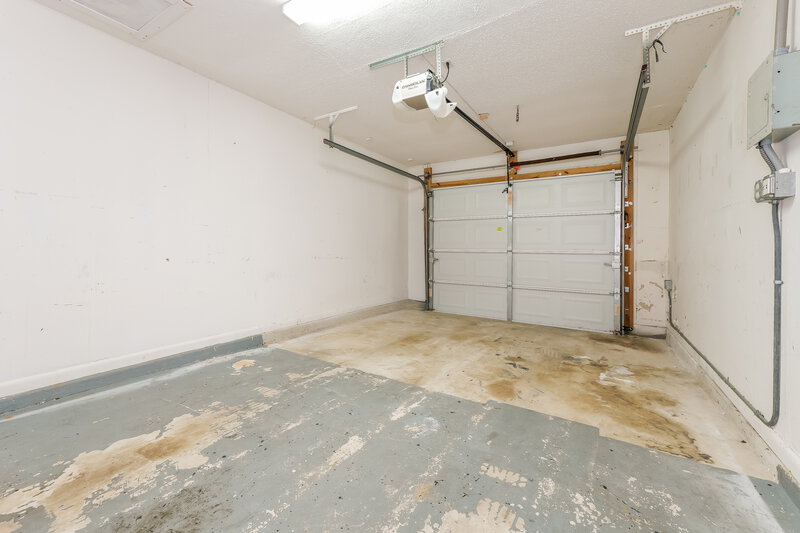 2,190/Mo, 357 NW Hibiscus St Port St Lucie, FL 34983 Garage View