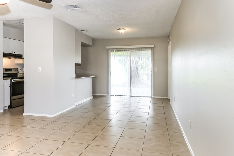 2,185/Mo, 132 SW Langfield Ave Port St Lucie, FL 34984 Living Room View