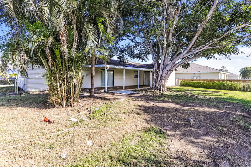 2,185/Mo, 132 SW Langfield Ave Port St Lucie, FL 34984 Rear View