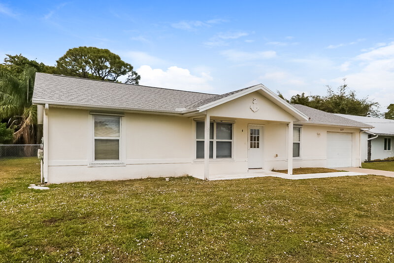 2,510/Mo, 237 SW Pisces Terrace Port St Lucie, FL 34984 Front View 2