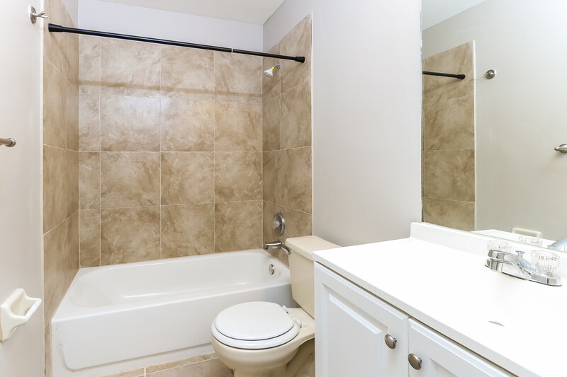 2,510/Mo, 237 SW Pisces Terrace Port St Lucie, FL 34984 Bathroom View
