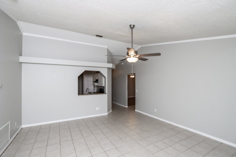 2,090/Mo, 108 Osceola Ave Sebastian, FL 32958 Living Room View 2