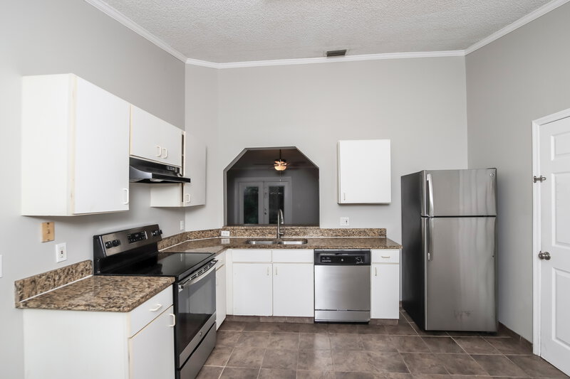 2,090/Mo, 108 Osceola Ave Sebastian, FL 32958 Kitchen View