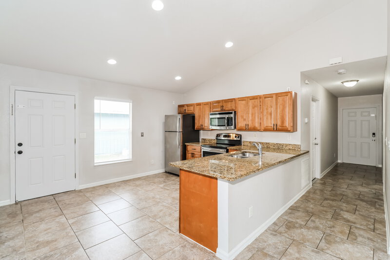 1,900/Mo, 1336 25th Ave SW Vero Beach, FL 32962 Kitchen View