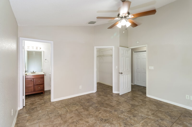 1,900/Mo, 1336 25th Ave SW Vero Beach, FL 32962 Main Bedroom View