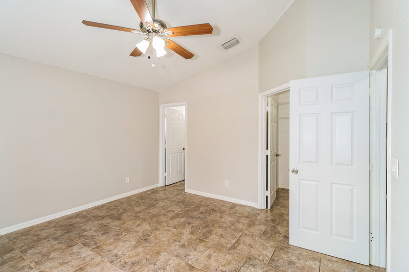 1,900/Mo, 1336 25th Ave SW Vero Beach, FL 32962 Main Bedroom View 2