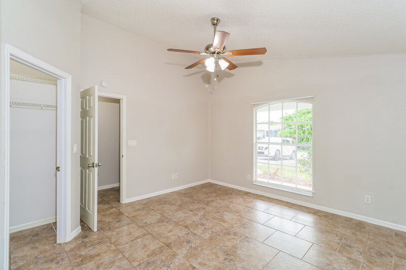 1,900/Mo, 1336 25th Ave SW Vero Beach, FL 32962 Main Bedroom View 3