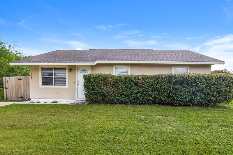 1,790/Mo, 9285 101st Ave Vero Beach, FL 32967 External View